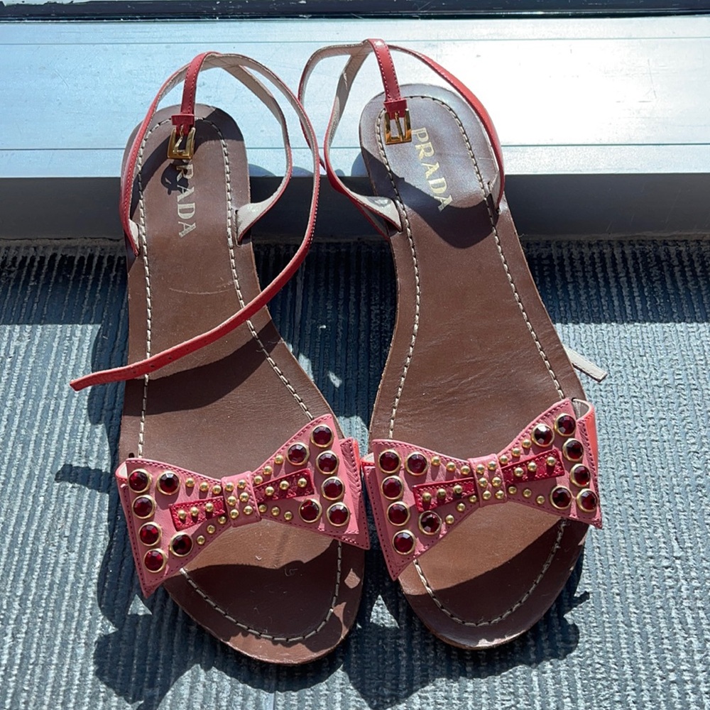 Prada flats beautiful with bow looks new